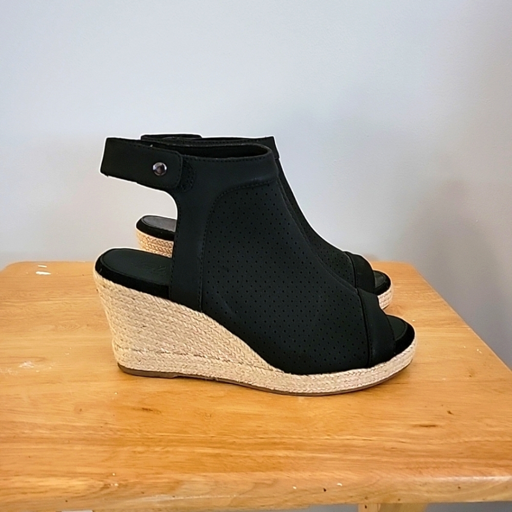 Sketchers Black Wedge 9.5
